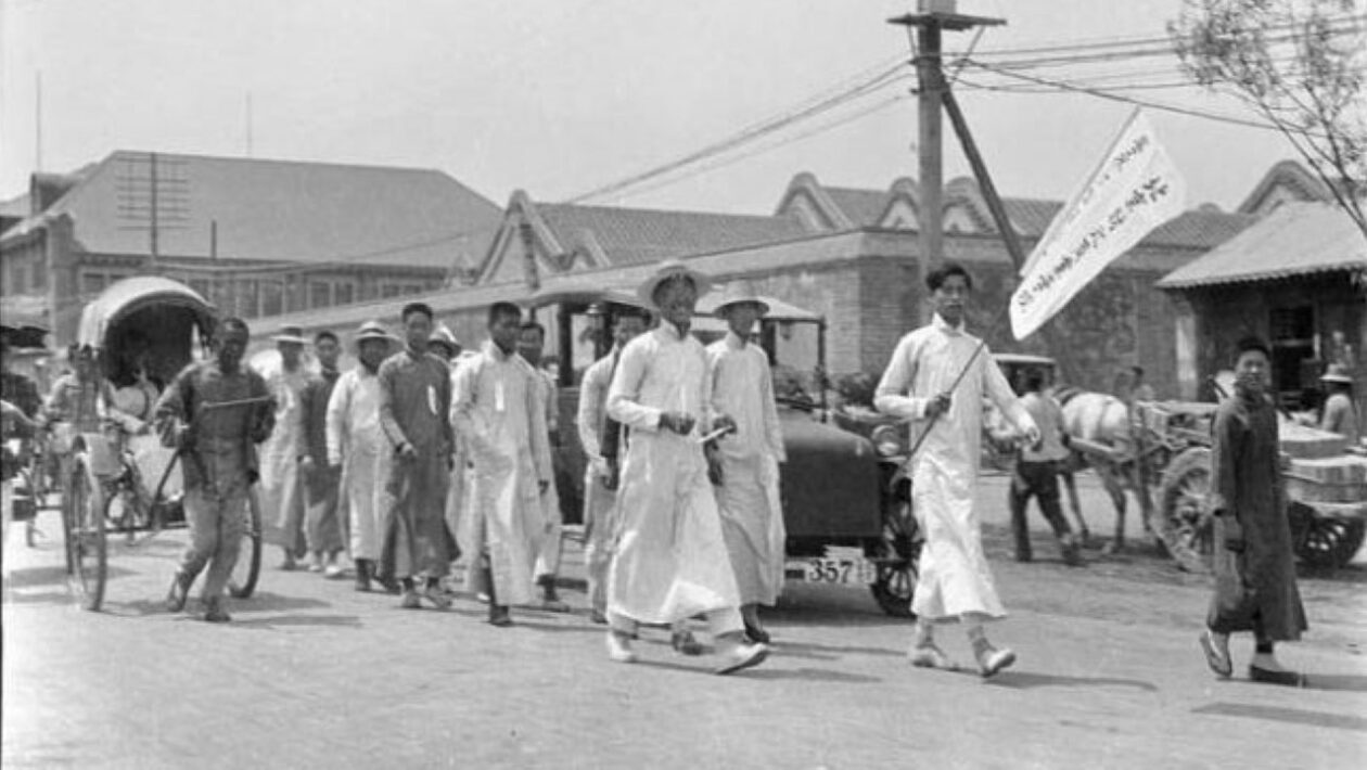 Pourquoi les étudiants se sont-ils soulevés à Pékin le 4 mai 1919 ?