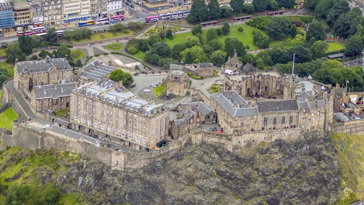 L'histoire du château d'Édimbourg, l'un des plus vieux châteaux d'Europe