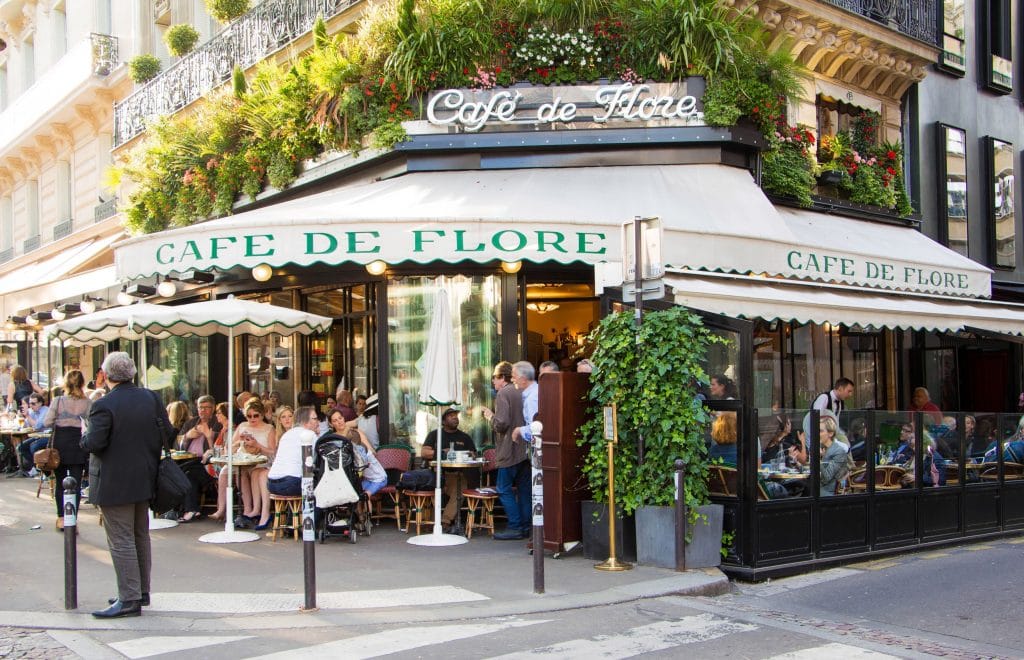 Le café de Flore, 172 Boulevard Saint-Germain à Paris - Cultea