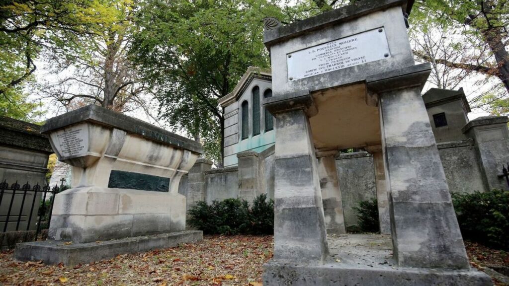 Cénotaphe de Molière au cimetière du Père Lachaise - Cultea
