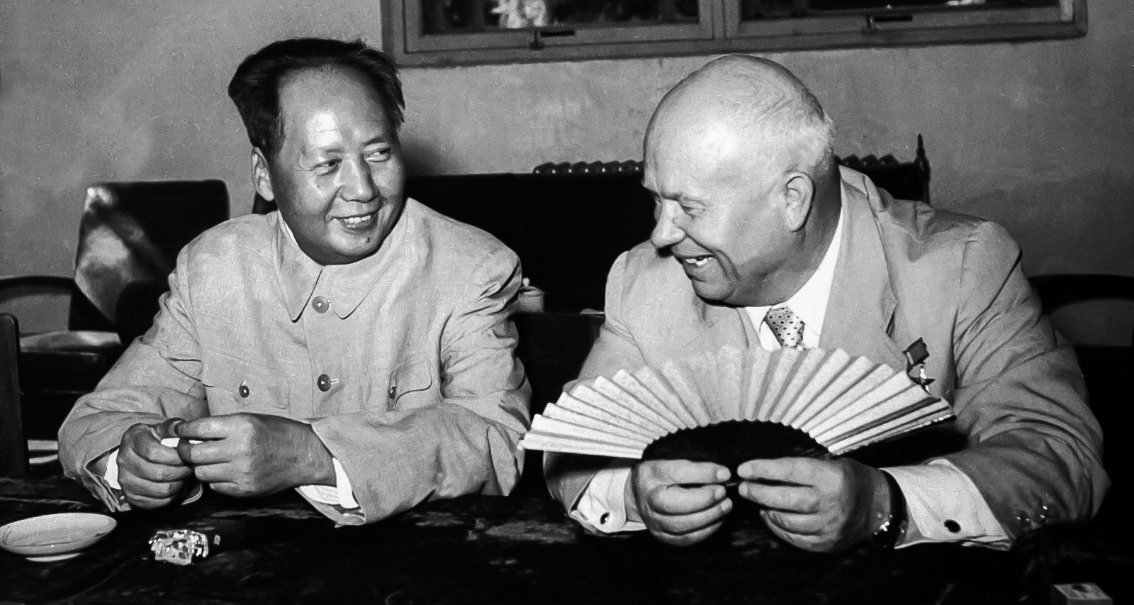 Mao Zedong et Nikita Khrouchtchev : la piscine de la discorde - Cultea