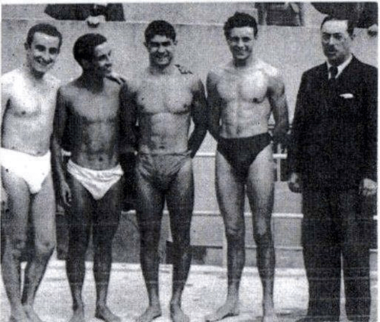 Équipe de France du Relais 4x200 qui termina à la quatrième place aux Jeux Olympiques de Berlin en 1936 (source : musée du sport) - Cultea