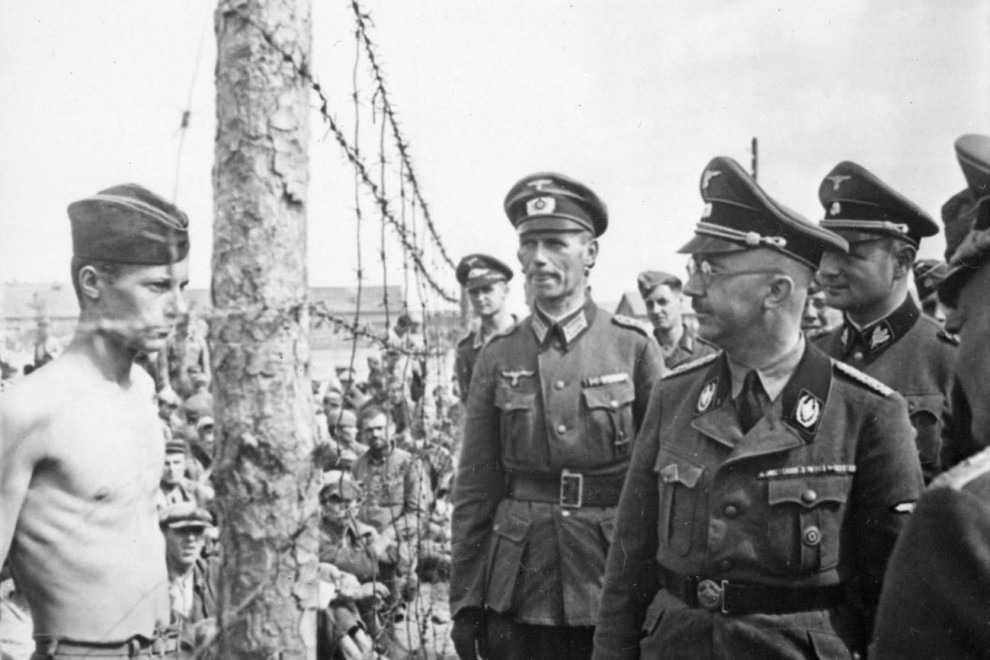 Himmler face à un prisonnier, dans un camp - Cultea