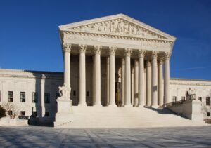 La cour suprême aux États-Unis, l'endroit où a été révoqué le droit à l'avortement. 