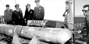 L'une des quatre bombes larguées lors du crash du 17 janvier 1966, repêchée en mer par l'USS Petrel.