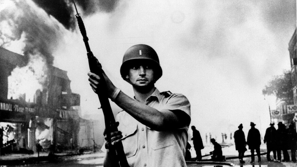 Un homme de la Garde nationale des États-Unis lors des émeutes de l'été 1967 - Cultea