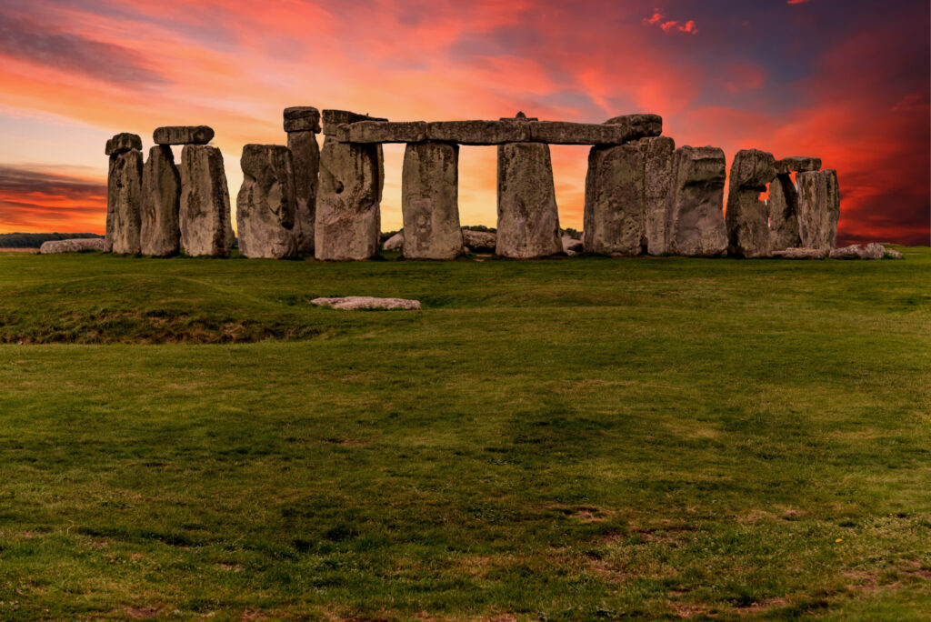 Stonehenge, monument perdu au milieu d'une plaine anglaise - Cultea
