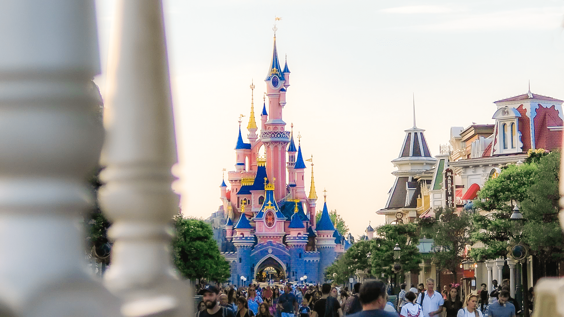 Disneyland Paris : découvrez les secrets du château