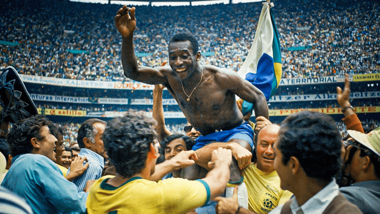 Le "Roi Pelé" : retour sur la carrière d'une légende du football