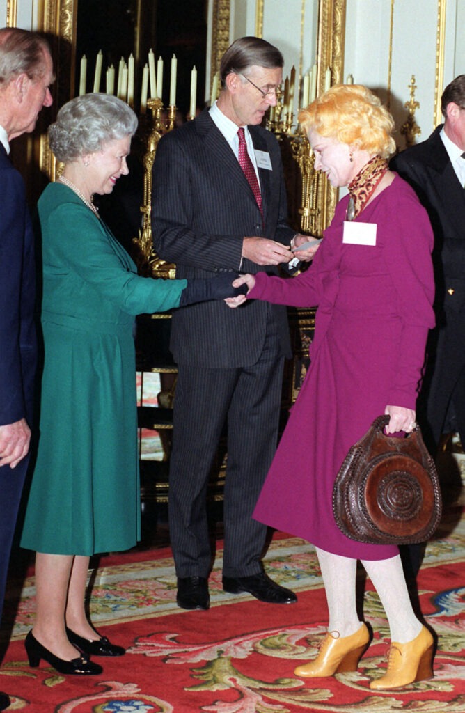 Vivienne Westwood et la reine Elizabeth II - Cultea