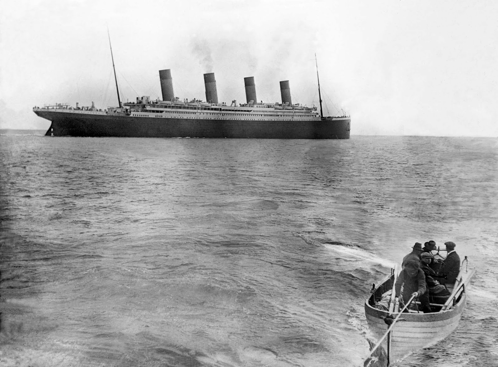 1912 : la dernière photo du Titanic prenant la mer