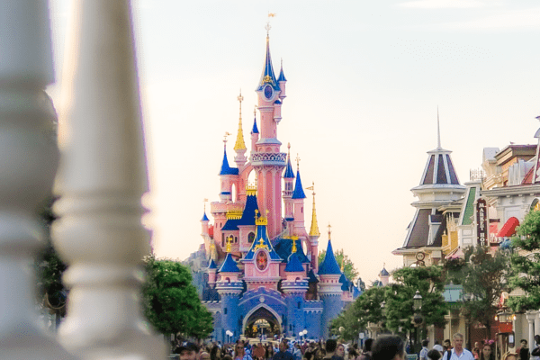 Disneyland Paris : pourquoi le Pass Annuel a-t-il disparu ?