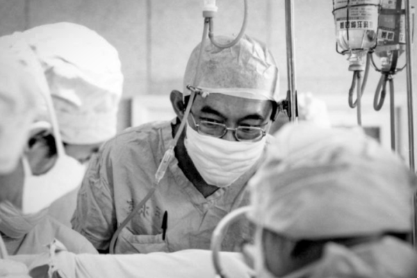 Victor Chang : médecin pionnier de la transplantation cardiaque 