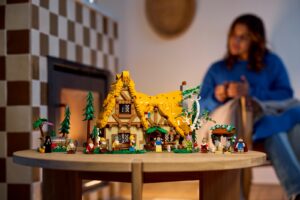 La Chaumière de "Blanche-Neige et des Sept Nains" débarque dans un nouveau set LEGO !