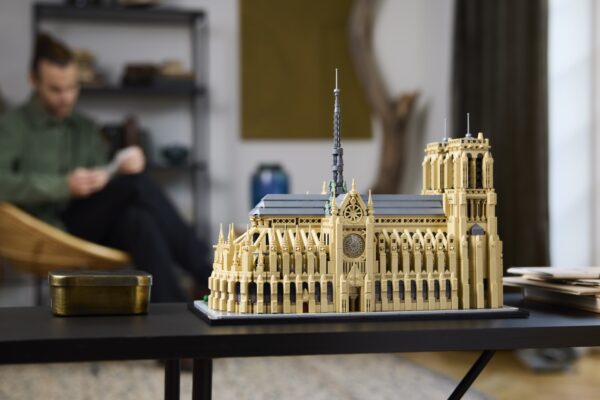 La Joconde et Notre-Dame de Paris débarquent chez LEGO !