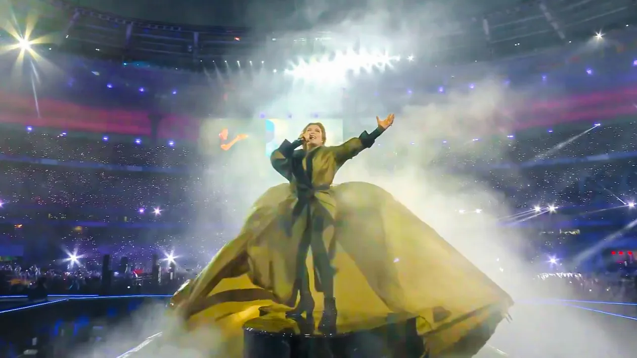 Santa : la chanteuse a ébloui le public lors de la cérémonie de clôture des Jeux paralympiques de Paris 2024