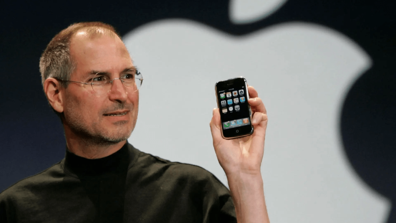 9 janvier 2007 : lancement du premier iPhone, smartphone légendaire d'Apple