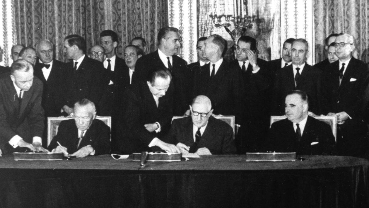 22 janvier 1963 : le "Traité de l'Élysée" est signé, symbolisant la réconciliation franco-allemande