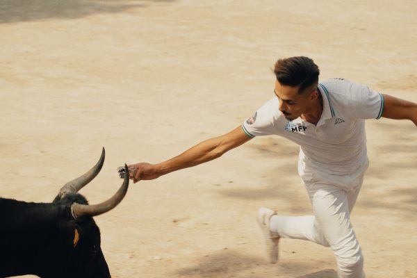 "Une Jeunesse Française" : une délicate plongée dans les arènes [critique]